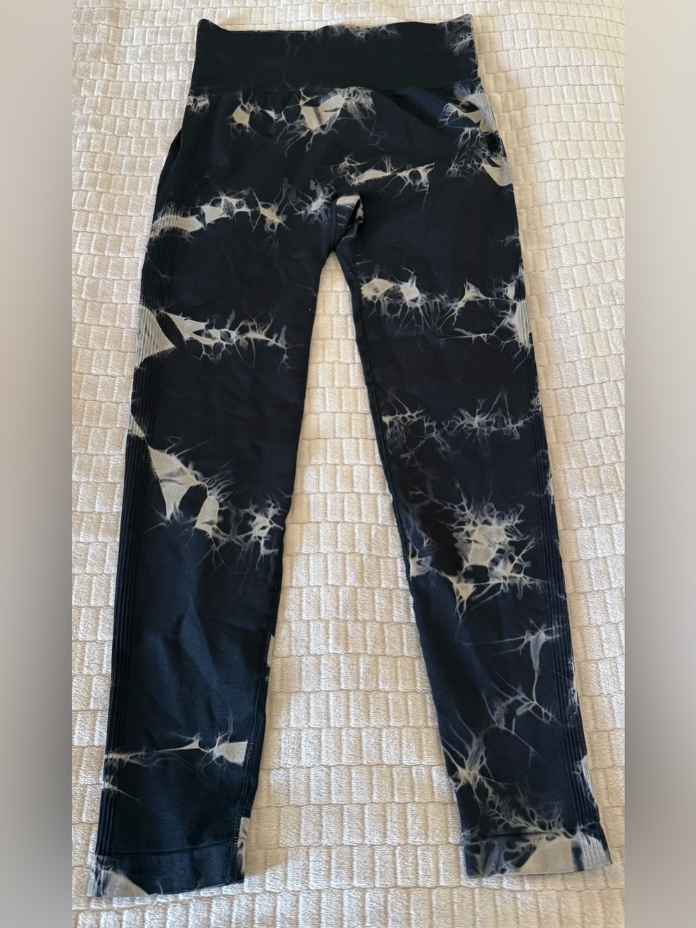 High-Rise Black Tie-Dye Cropped Leggings